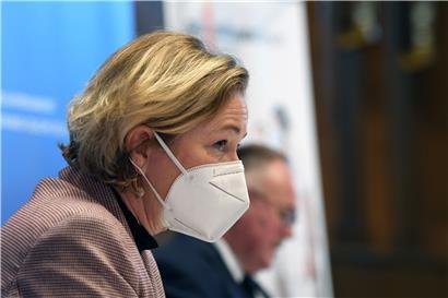 Gesundheitsministerin Paulette Lenert erwähnte u.a., dass sich 43,2 Prozent der Menschen zu Hause infizierten
