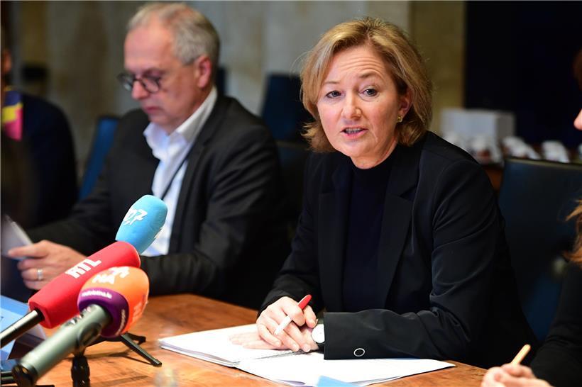 Gesundheitsministerin Paulette Lenert informiert die nationale Presse
