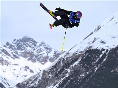 Mathilde Gremaud aus der Schweiz gewinnt Gold im Freestyle Skiing bei internationalem Wettbewerb