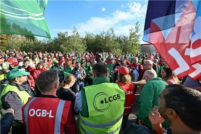 Gewerkschaftler haben Ende September für bessere Arbeitsbedingungen im Cargocenter demonstriert
