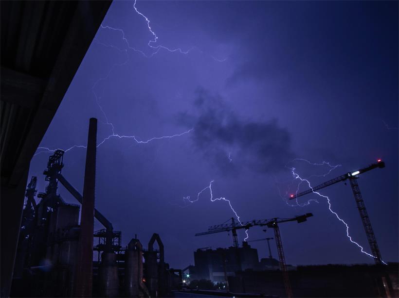 Gewitter können ab Donnerstagabend für Starkregen, Hagel und kräftige Windböen sorgen, weshalb Meteolux eine gelbe Warnung für Luxemburg herausgegeben hat
