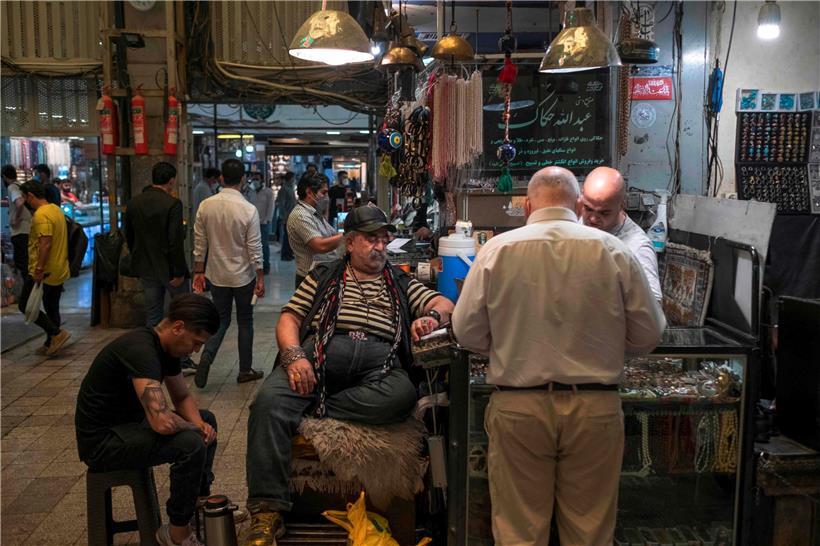 Gewöhnliches Treiben auf dem Großen Basar in Teheran: Beobachter rechnen mit einer niedrigen Wahlbeteiligung
