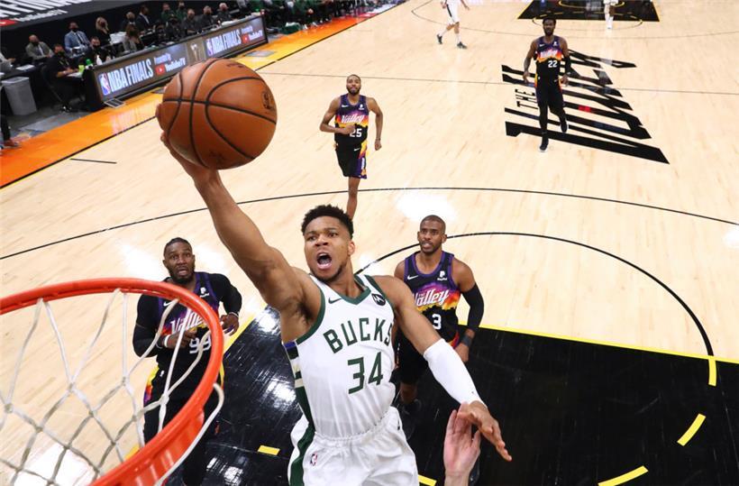 Giannis Antetokounmpo soll die Griechen erstmals seit 2009 wieder ins Halbfinale führen
