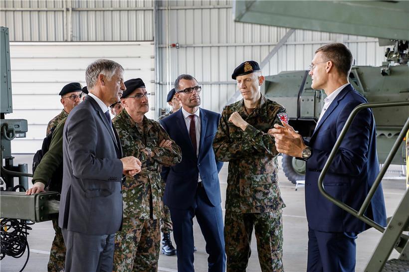 Gilles Feith (1.v. r.) erwarb bereits vor der Corona-Krise hohes Ansehen. Zuletzte leitete er die „Cellule logistique“, jetzt ist er Luxair-CEO.
