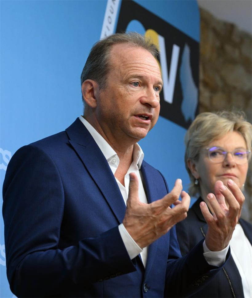 Gilles Roth, Finanzminister
