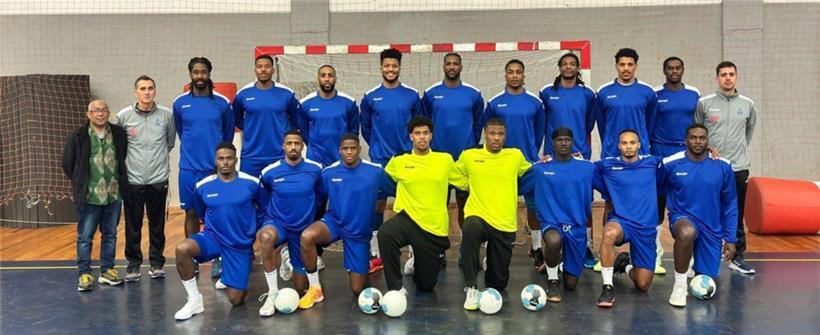 Gilson Correia (untere Reihe, 2. v.r.) und Bruno Fernandes (untere Reihe, 5. v.r.) bei der WM-Vorbereitung mit dem Kap Verde
