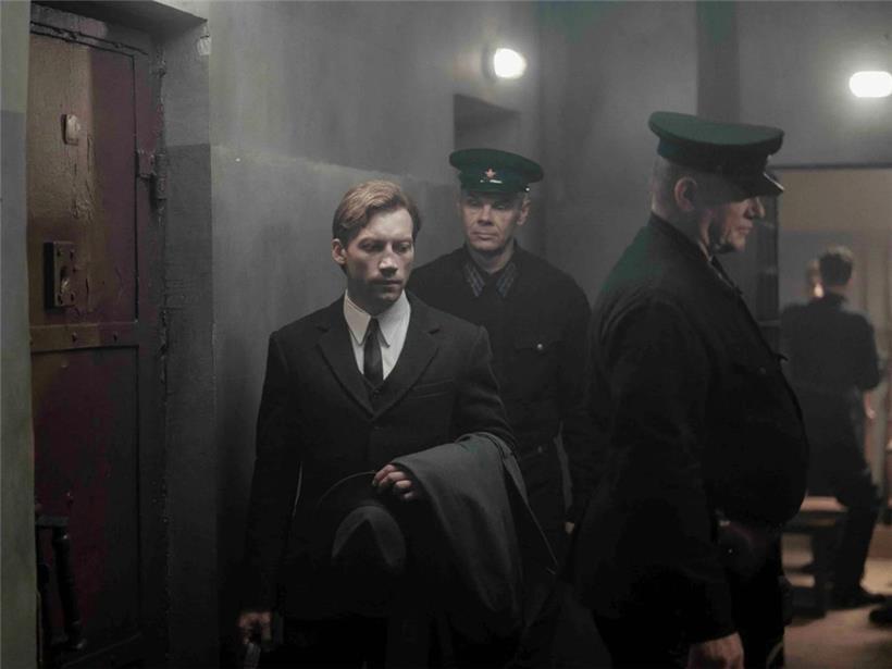 Glaubt noch an die Idee des sozialistischen Rechts: Aleksandr Kuznetsov als Staatsanwalt Kornev
