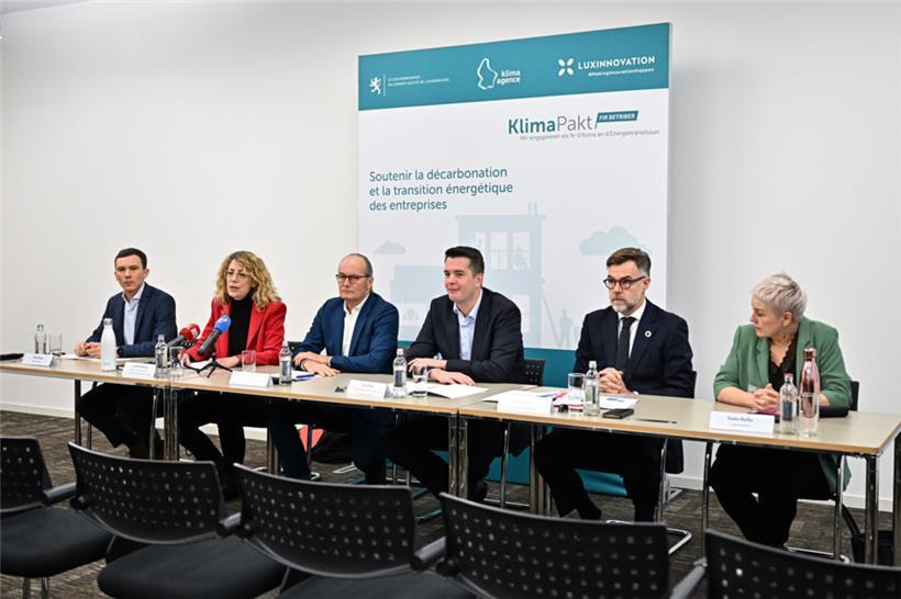 Gleich vier Minister sowie die Direktoren von Luxinnovation und der Klima-Agentur haben sich am Dienstag zur Pressekonferenz eingefunden
