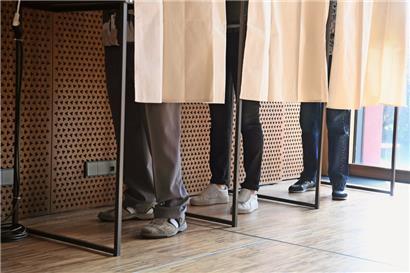 Gleich zwei Mal haben die Luxemburger 2023 eine Verabredung mit der Wahlkabine
