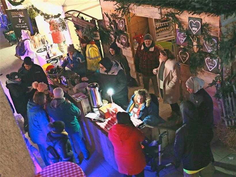 Glühwein stand bei den Besuchern hoch im Kurs
