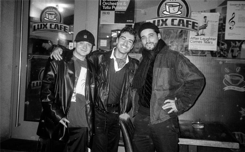 Godefroy Gordet (à droite), en compagnie de Maz (à gauche) et CHAiLD (au centre), pour la première émission de „Tapage“
