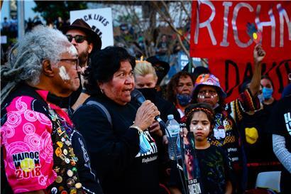 Gracelyn Smallwood, eine Aktivistin für die Rechte der Aborigines, beklagte bei einer Protestkundgebung am Wochenende in Brisbane die hohe Zahl an toten Ureinwohnern in Polizeigewahrsam
