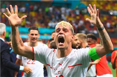 Granit Xhaka, der wohl wichtigste Spieler im Kader, sah gegen Weltmeister Frankreich wegen Meckerns die zweite Gelbe Karte
