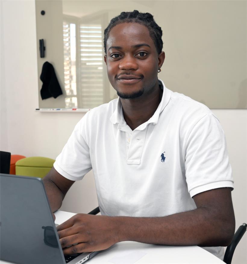 Gregorio Amah-Tchoutchoui hat sein Abitur am „Lycée technique du Centre“ gemacht...