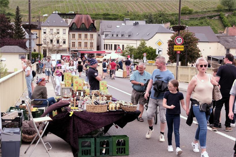 Grenzbrücke zwischen Schengen und Perl am Sonntag
