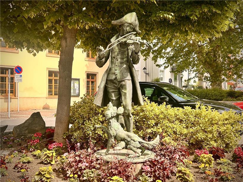 Alt-Tag: Luftaufnahme von Grevenmacher mit Plänen zur Neugestaltung des Stadtzentrums und urbaner Entwicklung