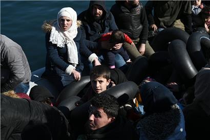 Griechenland hat 10000 Menschen an seiner Grenze zur Türkei blockiert.
