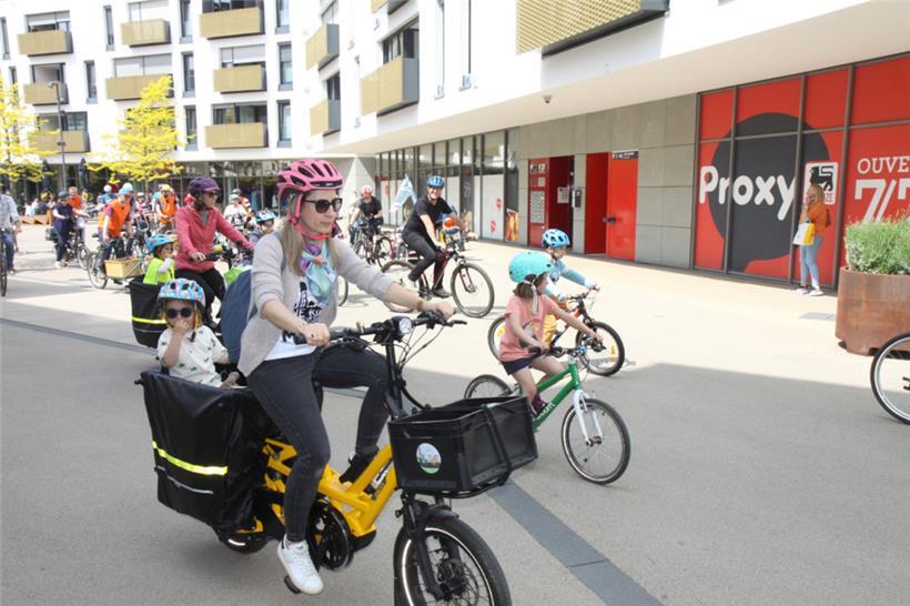 Groß und Klein waren bei der Fahrrad-Tour willkommen
