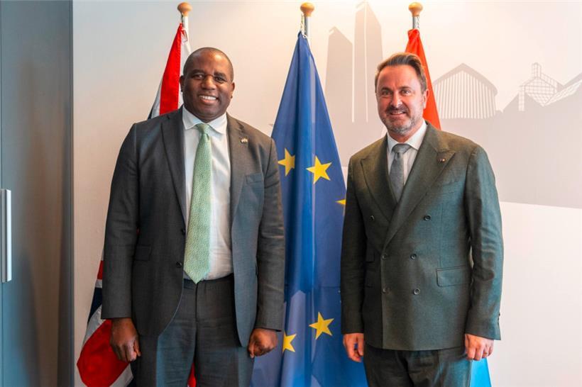 Großbritanniens Außenminister David Lammy und Xavier Bettel am Montag in Luxemburg: Beim ersten Besuch eines britischen Außenministers bei einem EU-Treffen seit dem Brexit haben beide Seiten die gemeinsamen Interessen in Sicherheitsfragen betont
