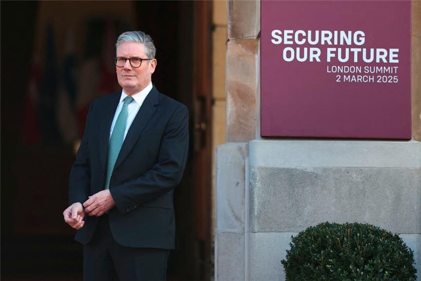 Großbritanniens Premierminister Keir Starmer nutzt seine Vorteile und überdeckt mit seinem internationalen Engagement innenpolitische Schwächen
