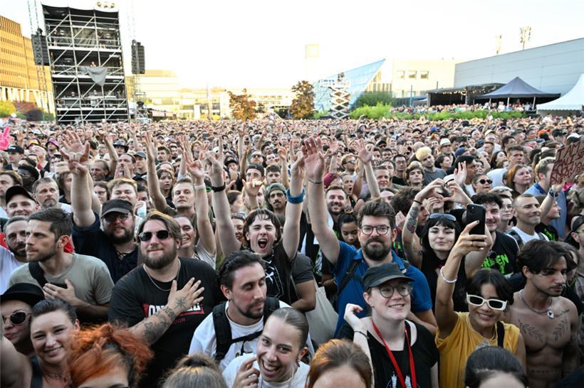 Großer Andrang bei brütender Hitze