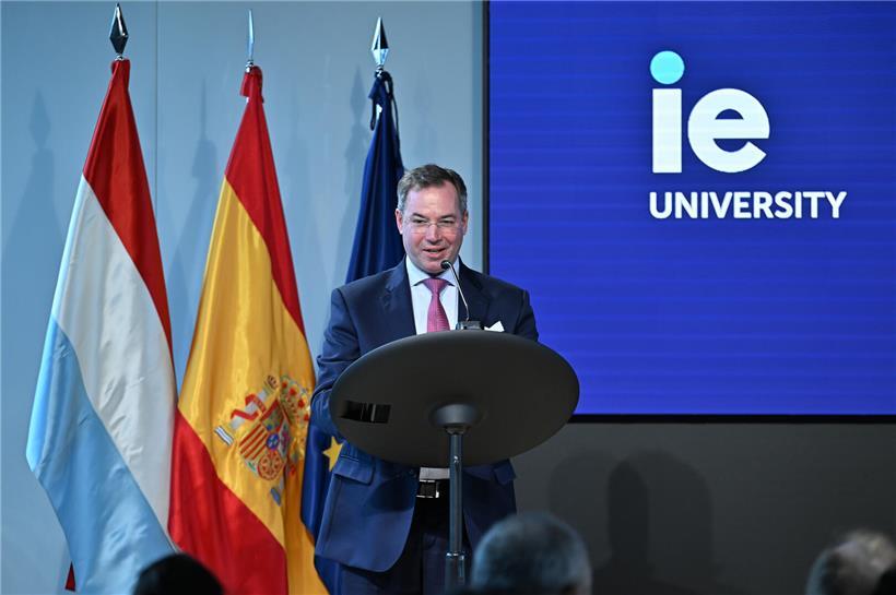 Großherzog Guillaume bei einer Rede zur Bedeutung der Zusammenarbeit und Entwicklung in Luxemburg
