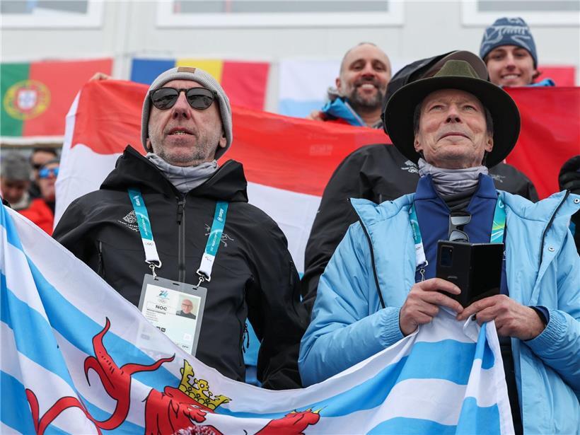 Großherzog Henri und Michel Knepper beobachten gespannt das Rennen von Osch beim COSL-Sportevent