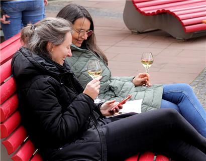 Gruß nach Hause: „Uns geht’s gerade gut hier …“
