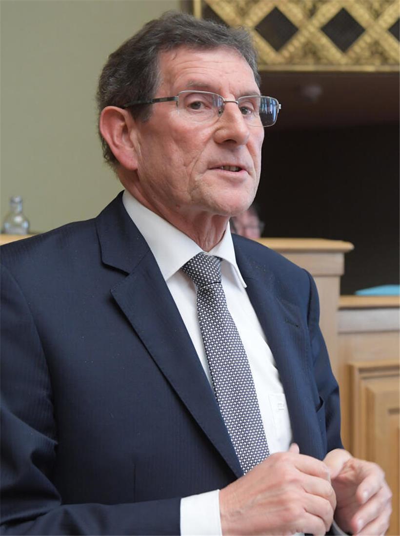 Gusty Graas, Präsident der Kommission für Auswärtige Angelegenheiten, spricht bei offizieller Veranstaltung