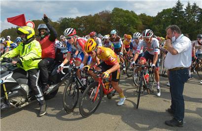 Gut 40 km vor dem Ziel wurde wieder Rennen gefahren
