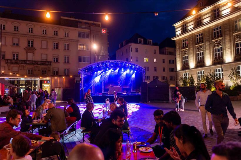 Gute Stimmung auf dem Escher Rathausplatz
