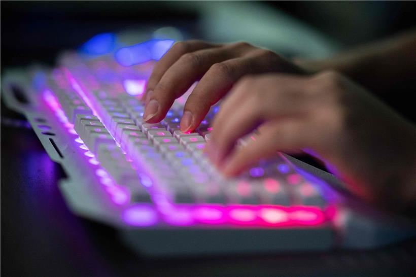 Hacker haben es auf Pharmaunternehmen abgesehen, die an Covid-19-Impfstoffen forschen, behauptet Microsoft
