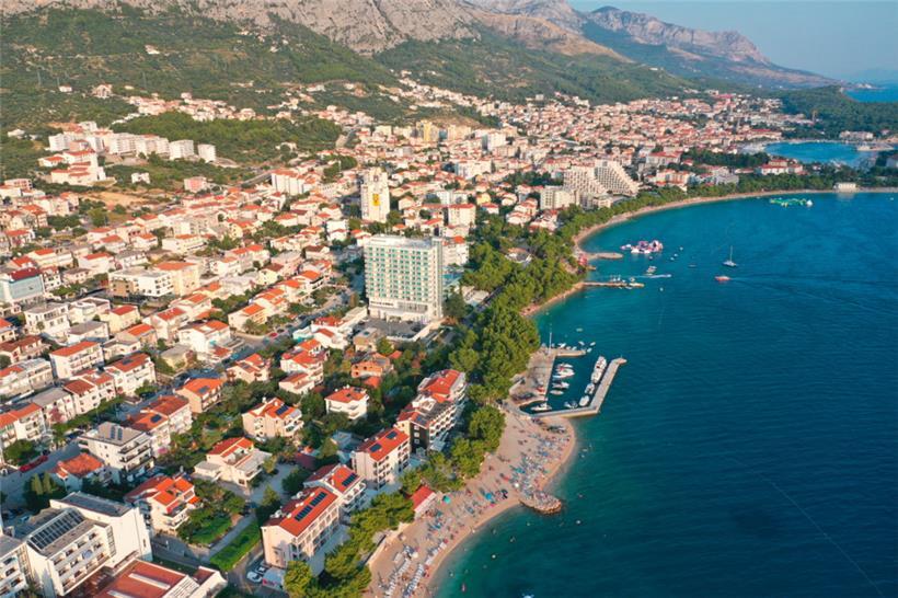 Hafenstädte wie Makarska sind beliebte Urlaubsziele in Kroatien. Doch Touristen klagen über große Preissprünge. 
