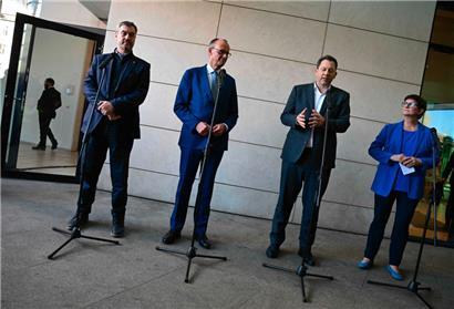 Hang nach links: Am Wochenende wollen die Chefs – (v.l.) Markus Söder (CSU), Friedrich Merz (CDU), und die beiden SPD-Co-Vorsitzenden Lars Klingbeil und Saskia Esken – sich mit strittigen Themen befassen
