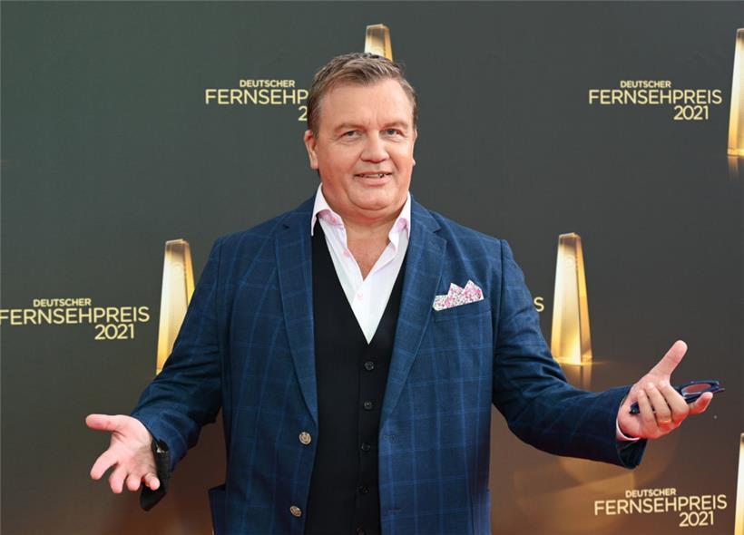 Hape Kerkeling bei der Verleihung des Deutschen Fernsehpreises 2021
