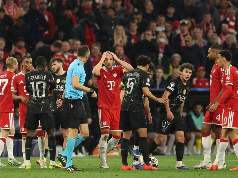 Harry Kane und weitere Personen zeigen fassungsloses Gesicht nach überraschendem Fußballereignis