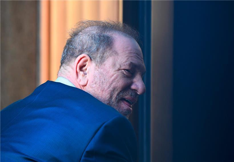 Harvey Weinstein erscheint am Strafgericht in Manhattan.
