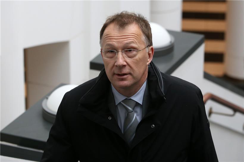 Hat Ex-Geheimdienstdirektor Marco Mille auf Befehl seines eigenen Chefs, Ex-Premierminister Jean-Claude Juncker, gehandelt oder nicht? Diese Frage soll in den kommenden Tagen am Bezirksgericht Luxemburg geklärt werden.
