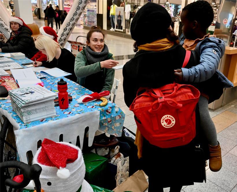 Hat sich immer Zeit für Kinder genommen: Majerus bei einer Signierstunde für ihr Kinderbuch im Dezember 2022
