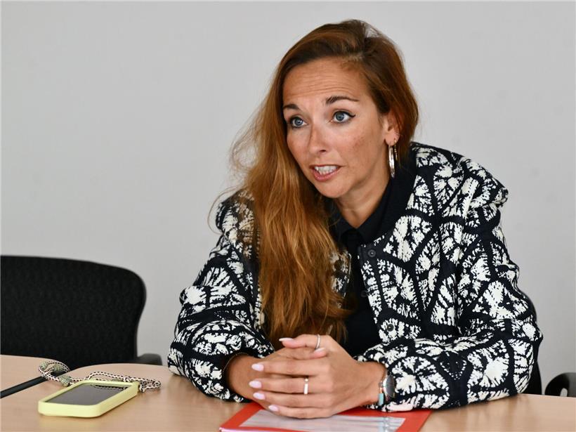 OGBL-Präsidentin Nora Back spricht zu den im vergangenen Jahr erlebten Angriffen der Regierung auf Gewerkschaften