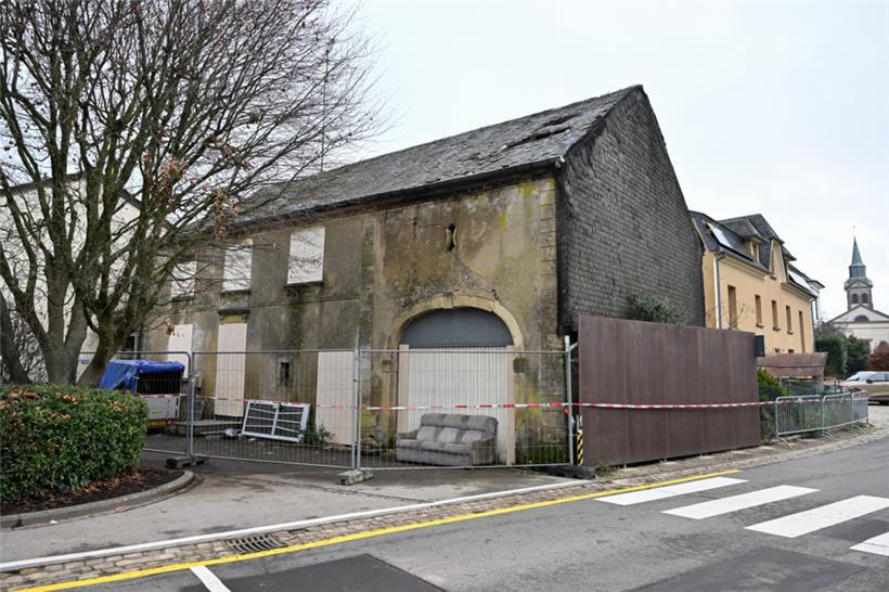 Haus Nummer 10 in der rue de Meispelt in Keispelt. Nach dem Großeinsatz am Mittwoch wurden Sperrholzplatten vor allen Fenstern und Türen angebracht.
