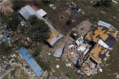 Heftige Stürme haben im Süden der USA große Schäden angerichtet und mehreren Menschen das Leben gekostet
