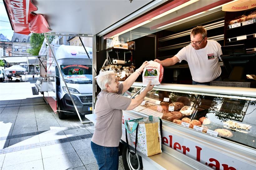 Herbert Born mag den Austausch mit der Kundschaft – seit über 15 Jahren arbeitet er bei der „Prümtaler Mühlenbäckerei“
