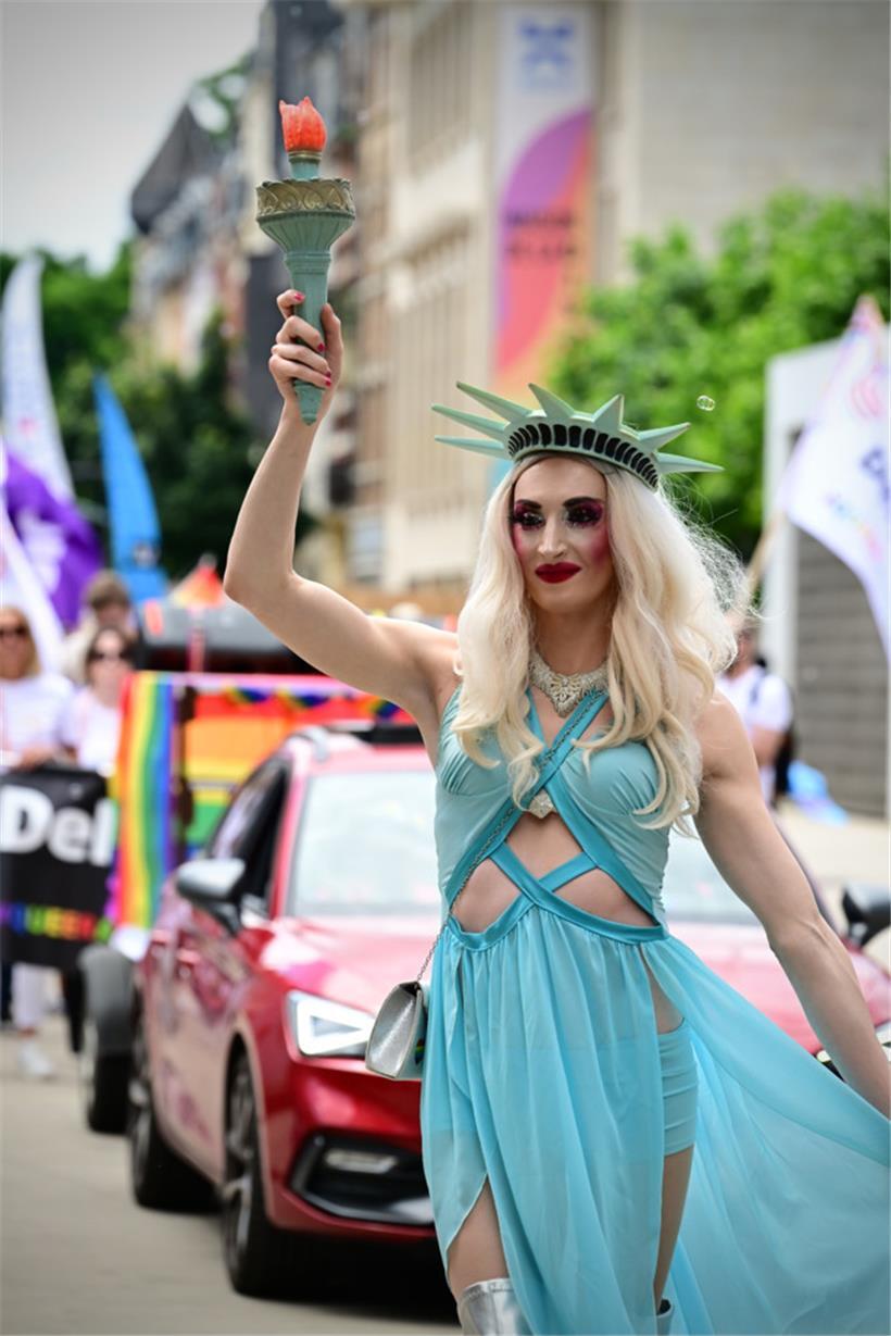 Heute wäre das ein klares Zeichen gegen Trump: die Freiheitsstatue in Drag, 2024 bei der Luxembourg Pride
