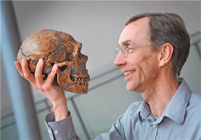 Hier geht es nicht um Hamlet, sondern um grundlegende Fragen der Menschheitsentwicklung: der Paläogenetiker Svante Pääbo 
