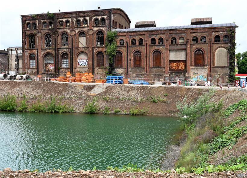 Hier in den ehemaligen Turbinenhallen auf der „Rout Lëns“ soll 2028 das nationale Sportmuseum eröffnen
