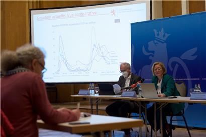 Hier sind Gesundheitsministerin Paulette Lenert und Santé-Direktor Jean-Claude Schmit noch in einem Saal des aktuellen Gesundheitsministeriums in der Villa Louvigny zu sehen – nun steht bald der Umzug an
