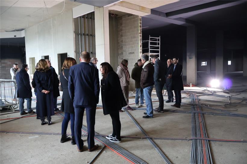 Hier soll ab April der zweite Delhaize-Supermarkt der Gemeinde seine Türen öffne...