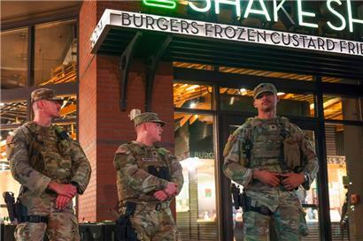 Hier wird der Schutz für den Burger großgeschrieben: Bewaffnete Nationalgardisten in DC
