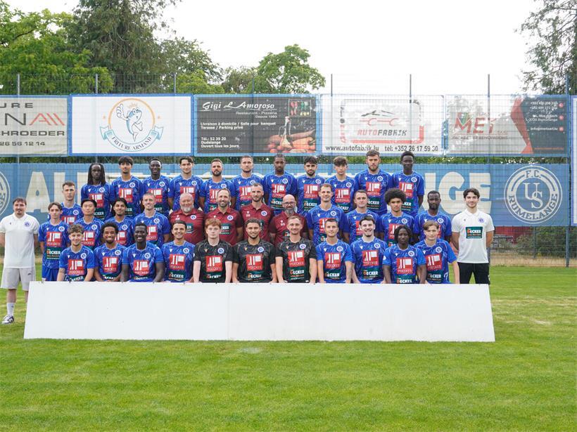 Hintere Reihe von links: Dibassy Souleymani, Pinheiro Malik, Calmente Pedro, Mendes Adrian, Gomes Bryan, Bjelic Ajdin, Dos Santos Alysson, Do Cabo Goncalo, Ruffini Noah, Funck Paddy, Lopes JefersonMittlere Reihe von links: Jeitz Ken (Begleiter), Freitas Dany, Chang Marco, Sharma Amish, Bour Igor, Moreira Rui (Torwarttrainer), Muharemovic Veldin (Co-Trainer), Bensi Stefano (Trainer), Braz Sergio (Betreuer), Dragovic Nenad, Ivesic Tom, Elias Kylian, Diallo Jules, Schroeder Paul (Physiotherapeut)Vordere Reihe von links: Dos Santos Fabio, Bousseau Samuel, Silva Joscelino, Rodrigues Lucas, Weyer Lilyan, Luthardt Allan, Ivesic Luca, Schroeder Thomas, Felten Andrea, Mendes Angelo, Ceccotto Alex